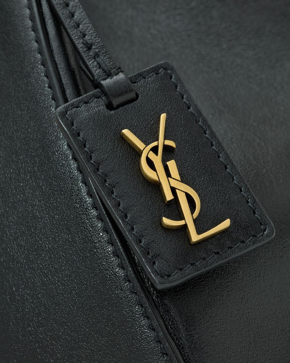 SAINT LAURENT Leather Bucket Handbag - 18x24x7cm