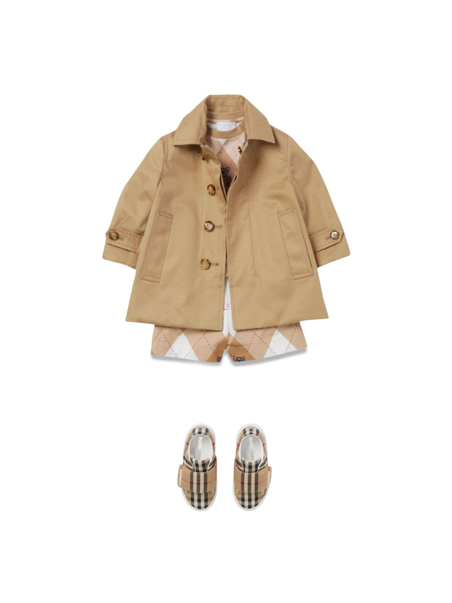 BURBERRY Mini Raincoat for Boys - Fashionable Outdoor Essential