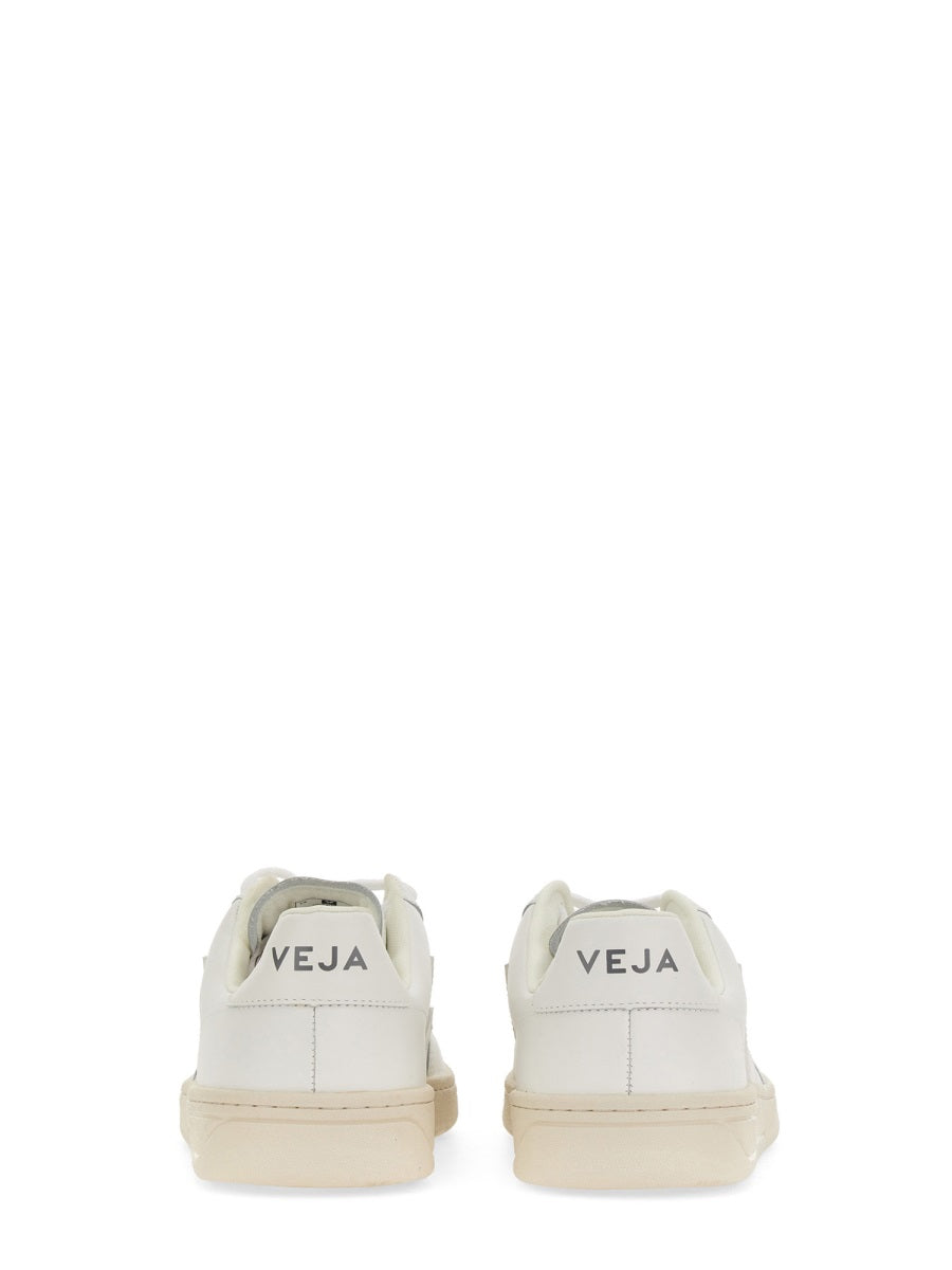 VEJA Classic Unisex Sneaker V-12