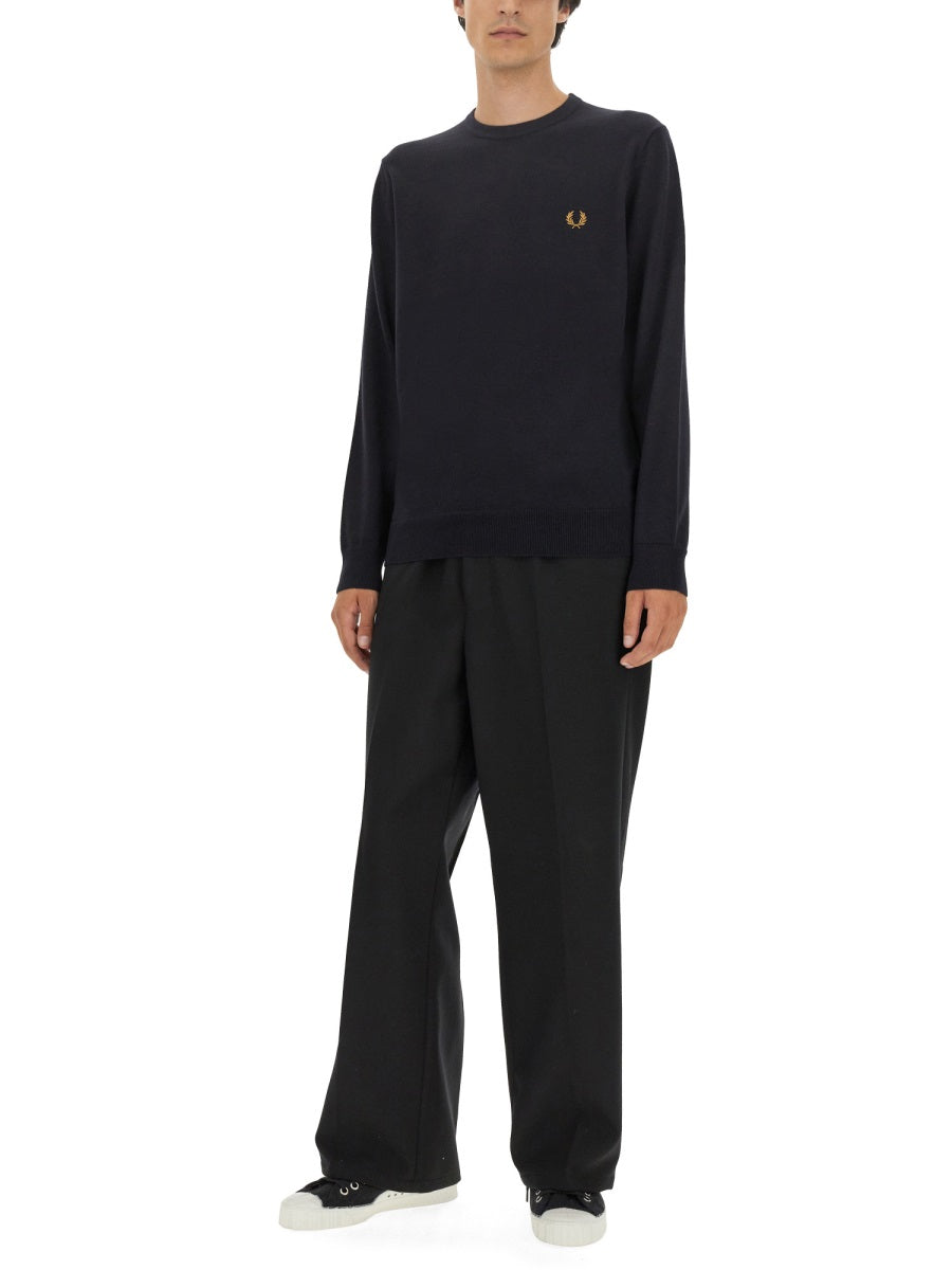 FRED PERRY Embroidered Logo T-Shirt - Regular Fit Size L