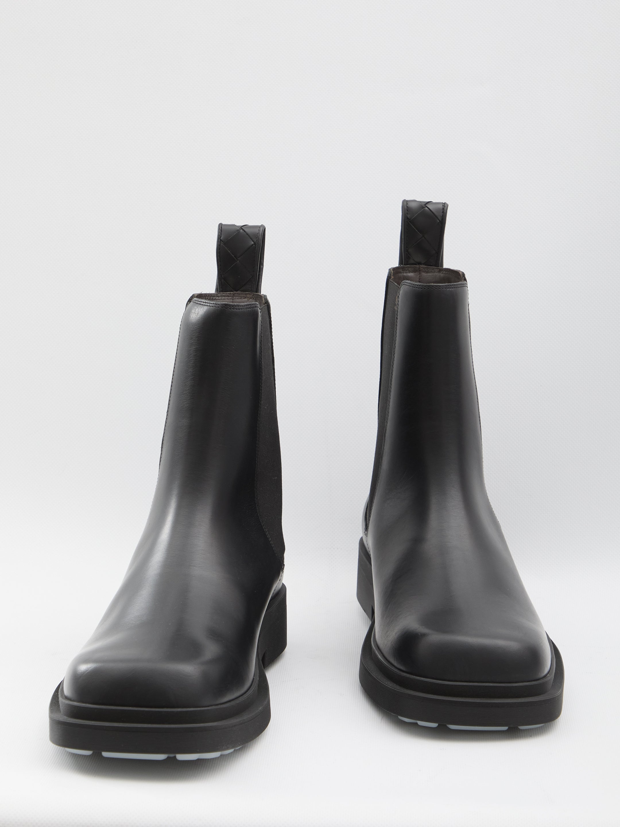 BOTTEGA VENETA Elegant Chelsea Boots for Women