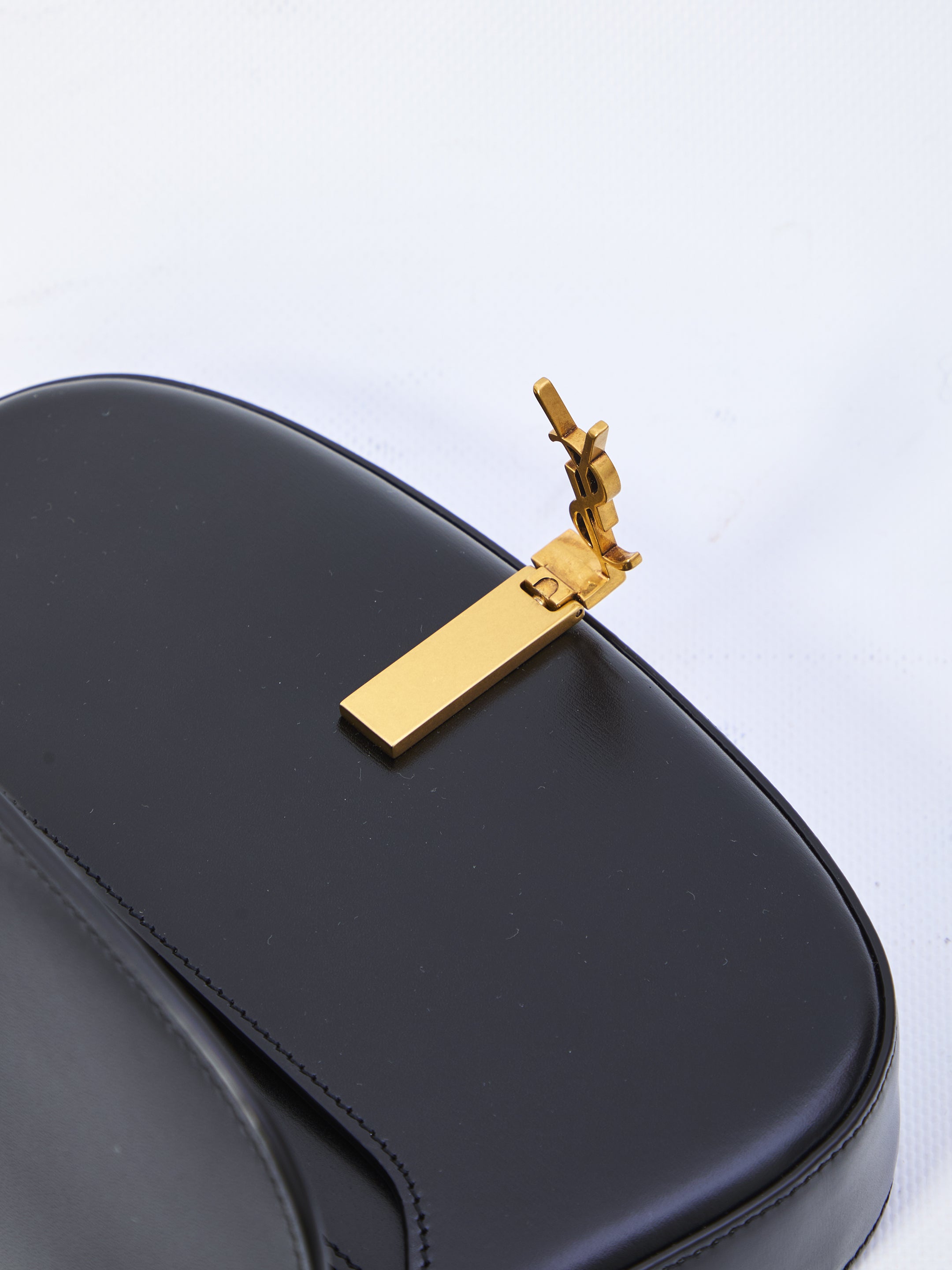 SAINT LAURENT Mini Half-Moon Handbag 20.5 x 12.5 x 4.5 cm