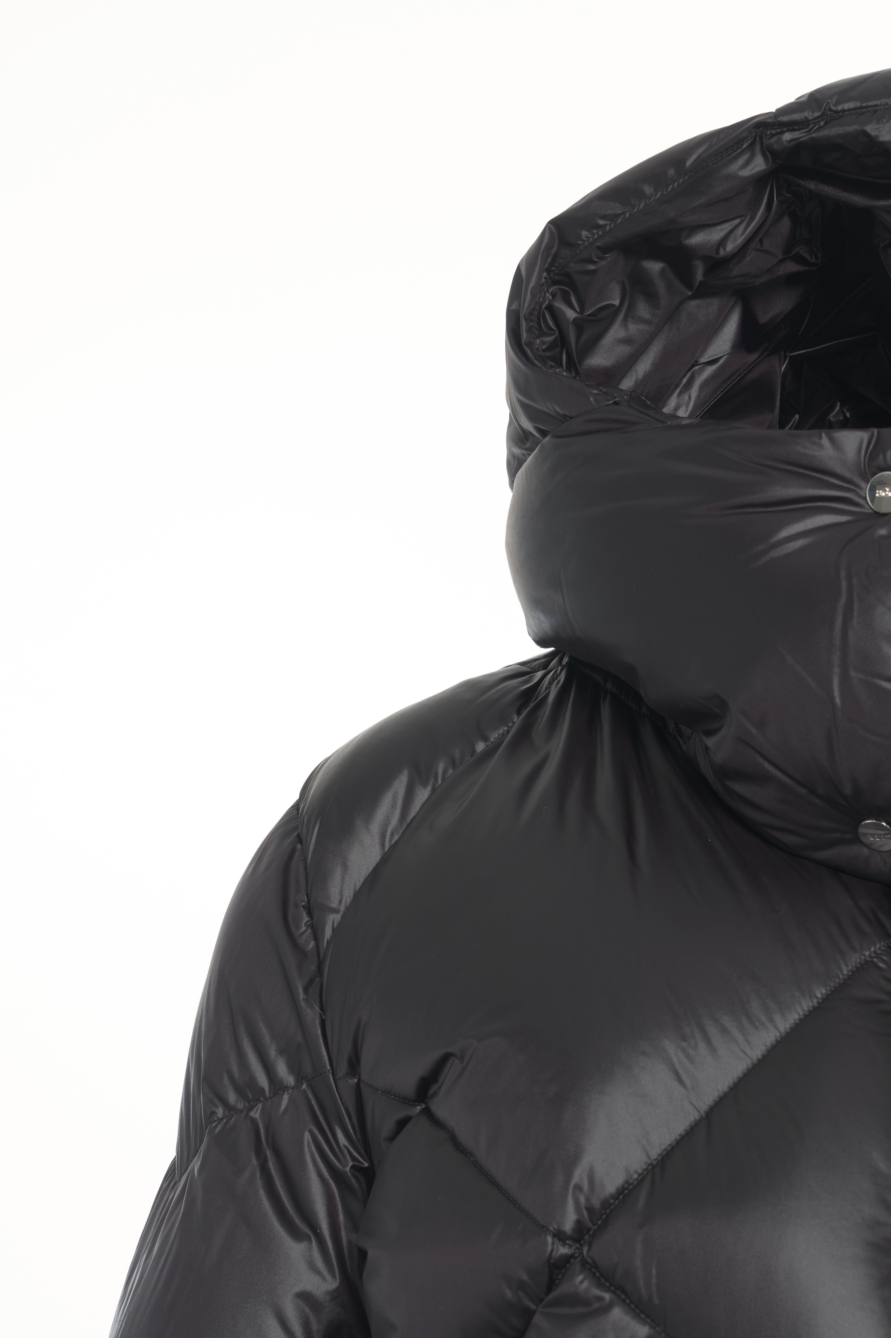 ADD Women's Quilted Modern Jacket with Spacious Hood