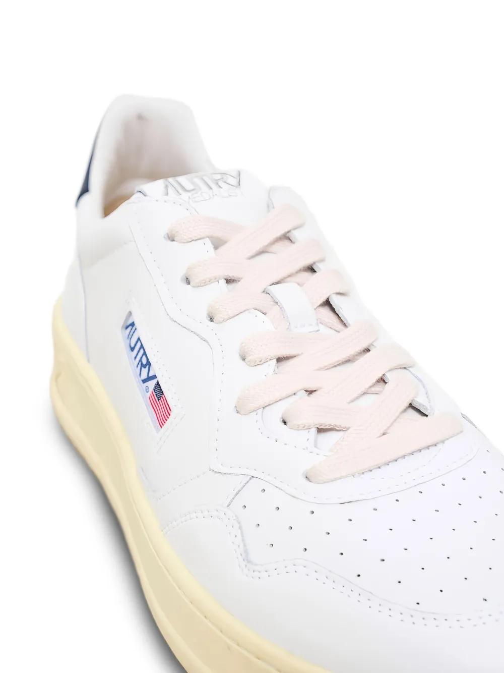 AUTRY Low-Top Medalist Sneaker (3.5cm Sole Height)