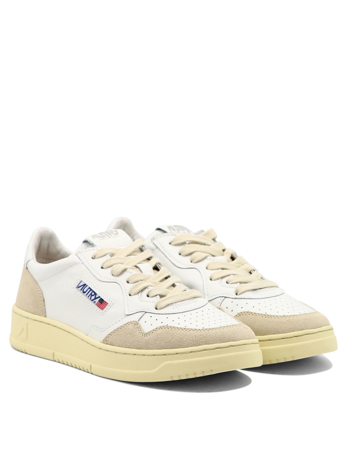 AUTRY 1980s Inspired Low Sneaker