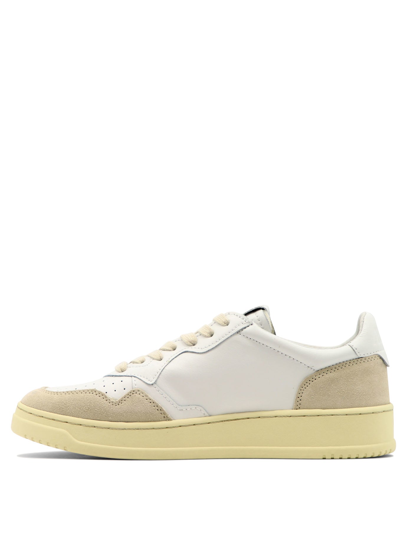 AUTRY 1980s Inspired Low Sneaker