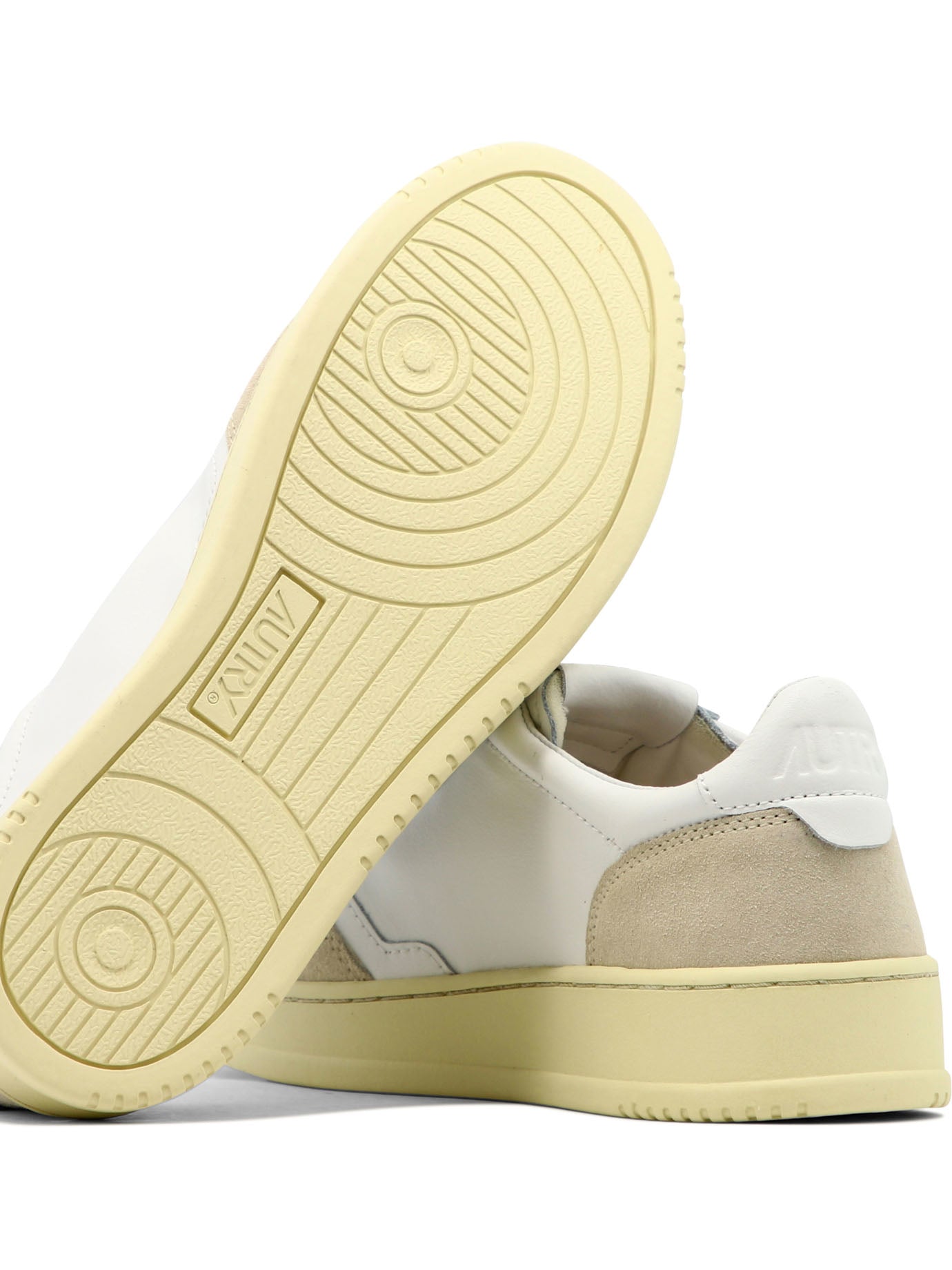 AUTRY 1980s Inspired Low Sneaker