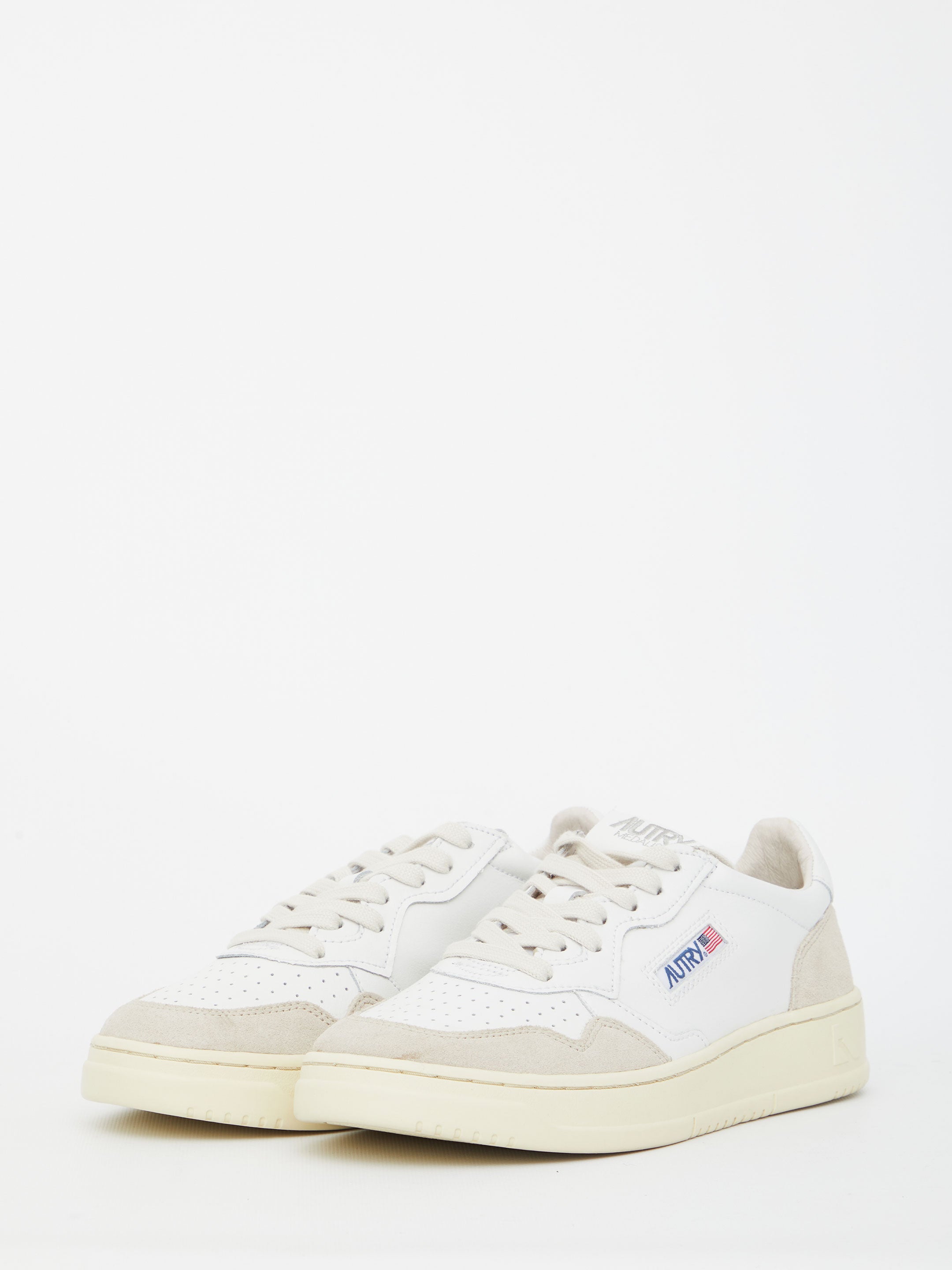 AUTRY 1980s Inspired Low Sneaker