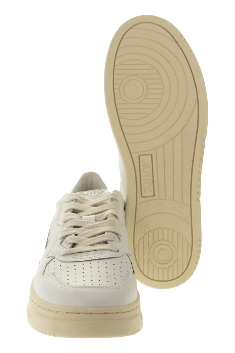 AUTRY Vintage-Inspired Men's Low Top Trainer Sneaker