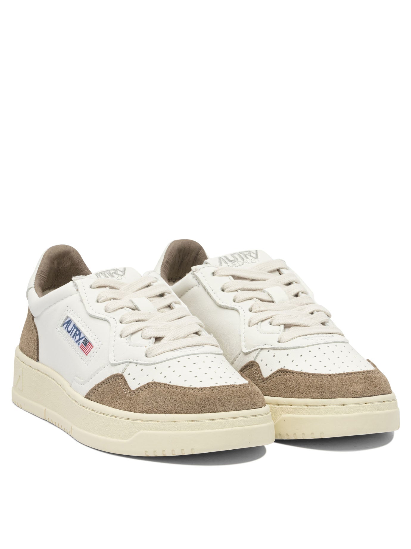 AUTRY Medalist Low-Top Women's Sneakers