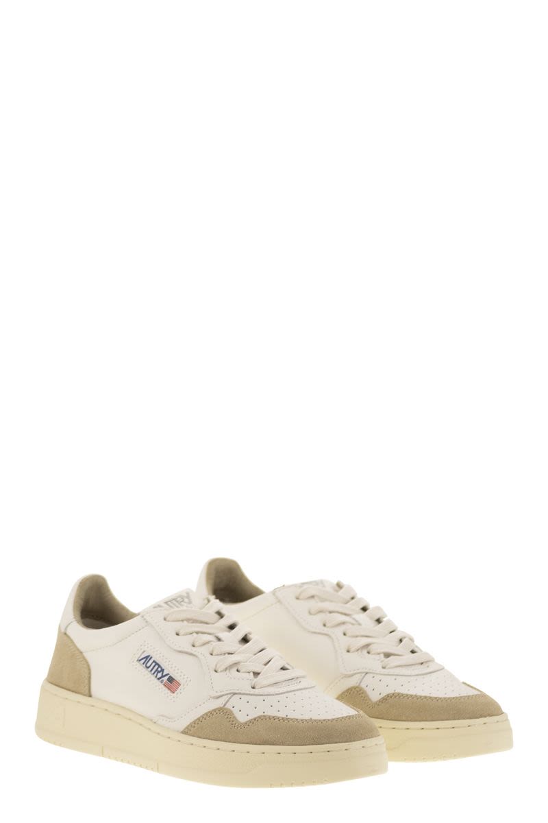 AUTRY Timeless Low-Top Two-Tone Sneakers