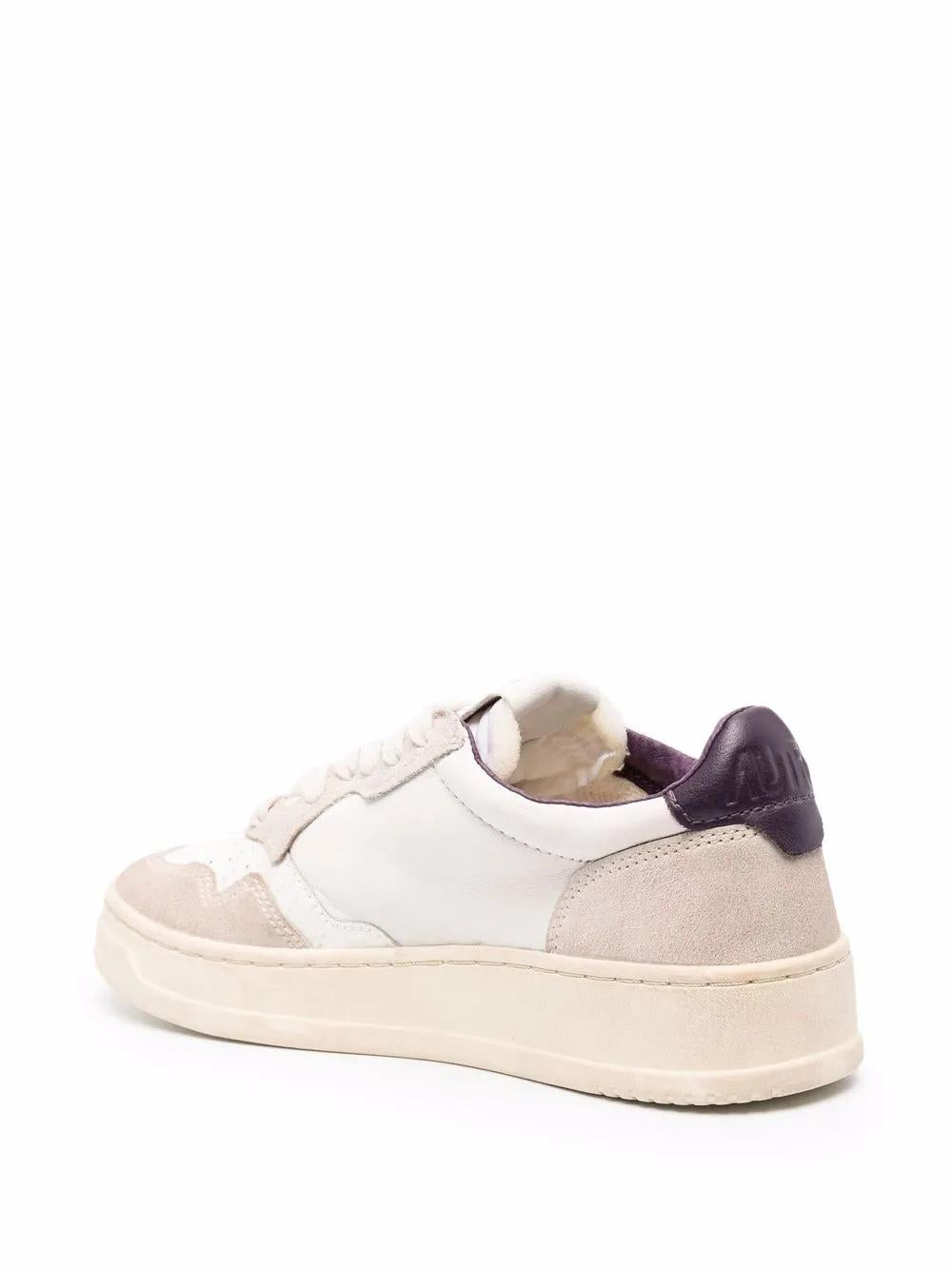 AUTRY Low-Top Medalist Sneaker with Dust Handbag