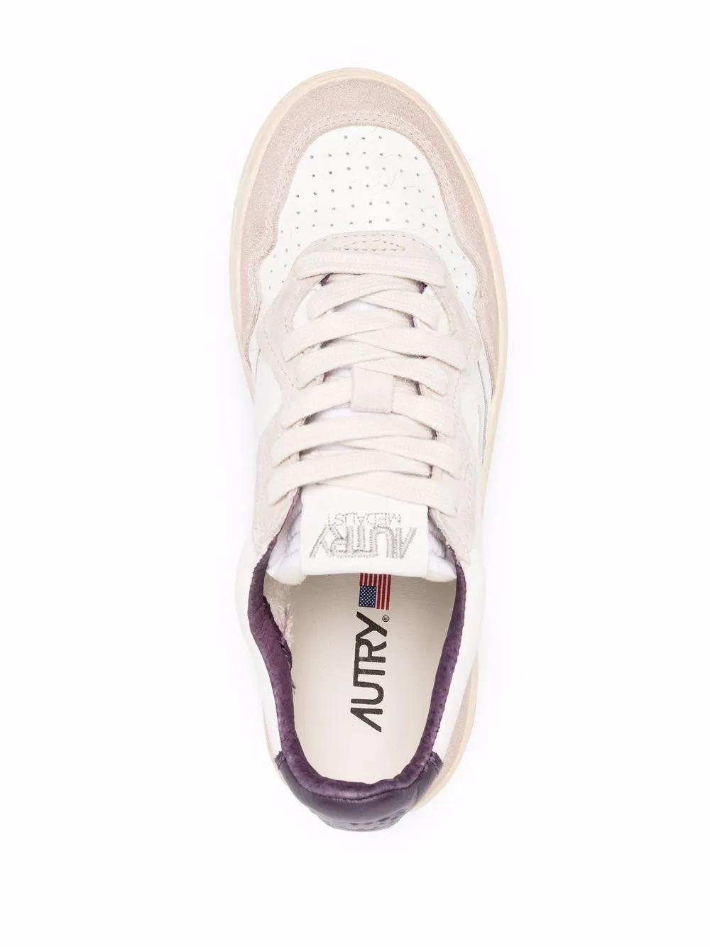 AUTRY Low-Top Medalist Sneaker with Dust Handbag