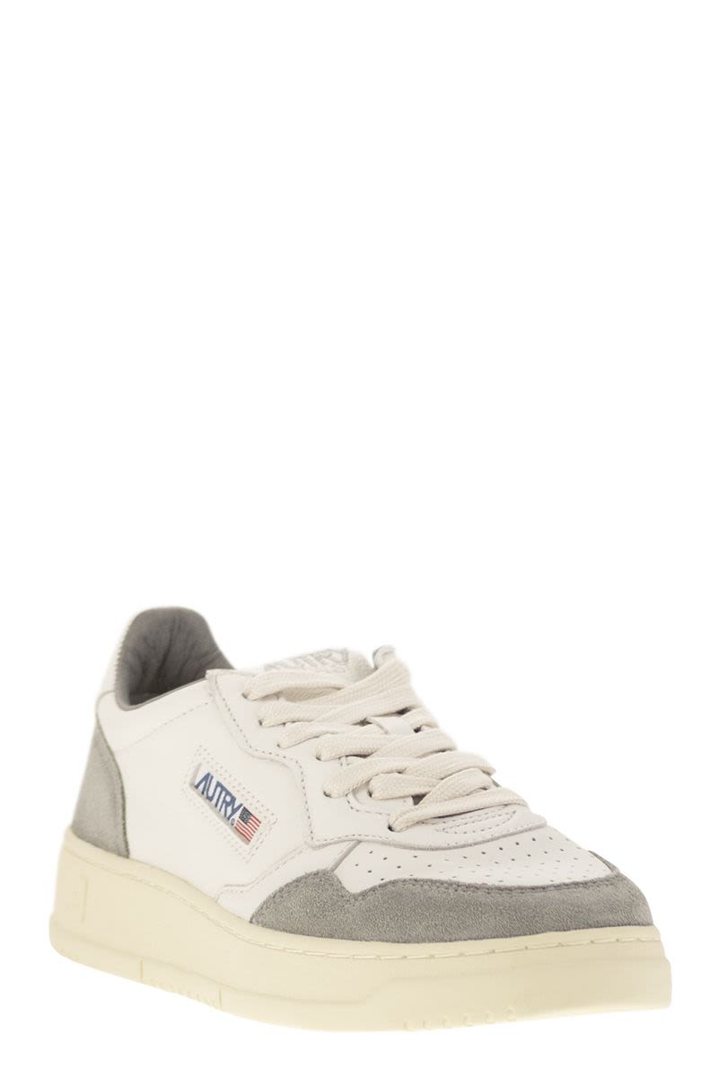 AUTRY Sneaker Medalist Low for Women