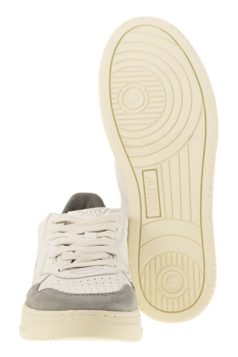 AUTRY Sneaker Medalist Low for Women
