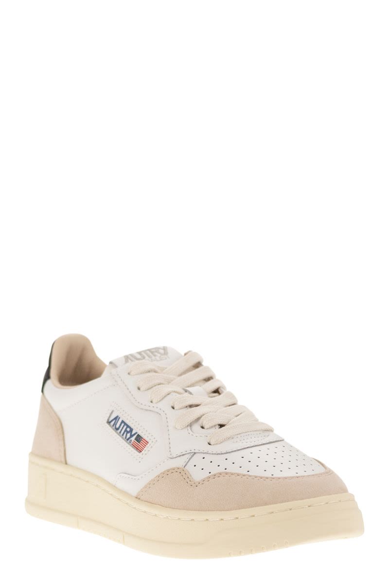 AUTRY Medalist Low-Top Sneakers for Women