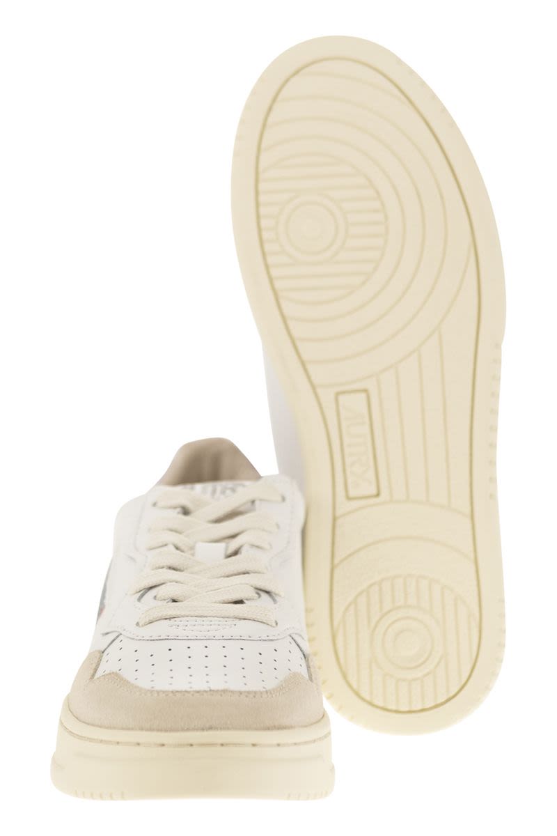 AUTRY Timeless Low Leather Sneakers - Women