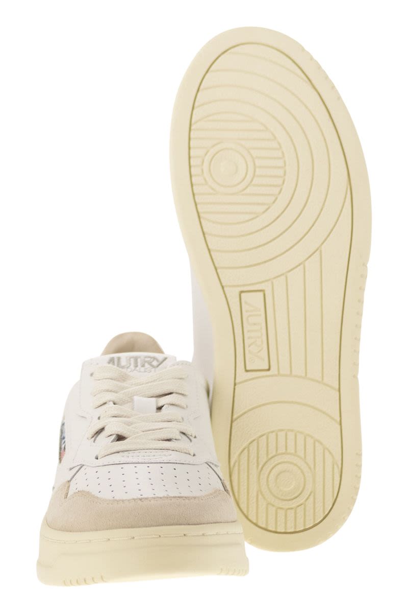 AUTRY Vintage-Inspired Low Leather and Suede Sneakers - 2.5 - 3.5 cm Sole Height