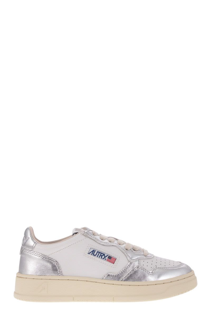 AUTRY Low Medalist Women's Trainer with Silver Accents