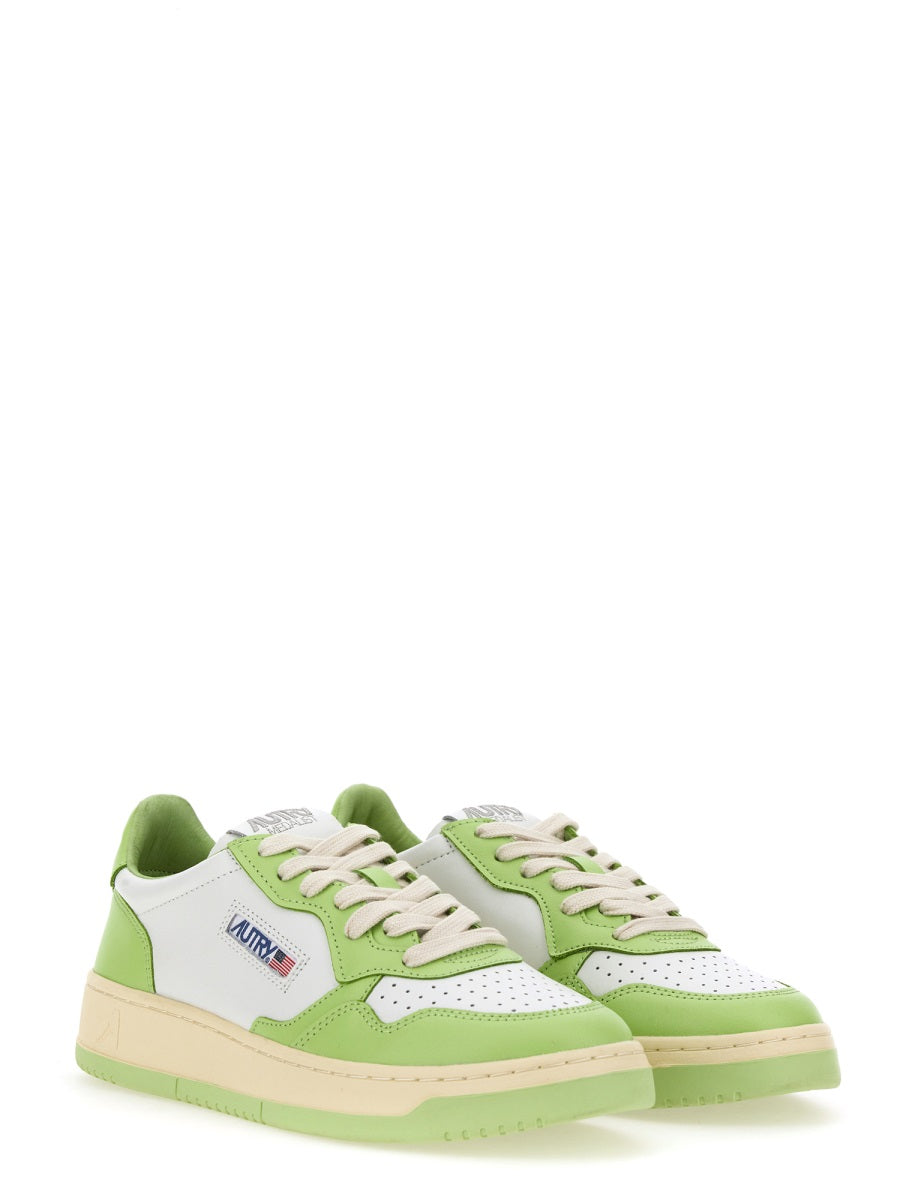 AUTRY Women's Medalist Low Sneakers - Classic Style