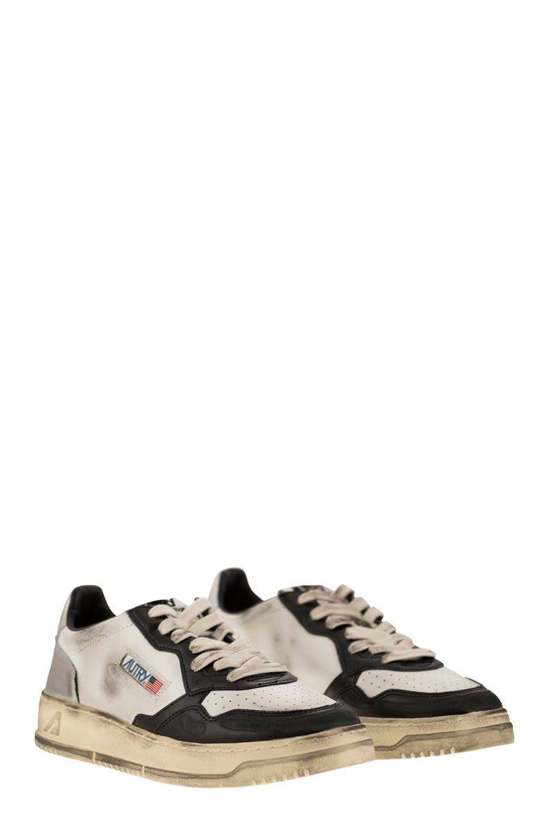 AUTRY Super Vintage Low Top Trainer for Men
