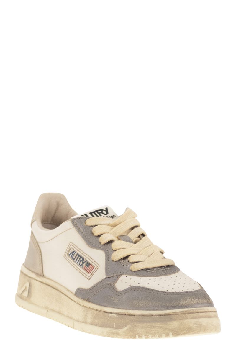 AUTRY Super Vintage Trainers - Women's Size