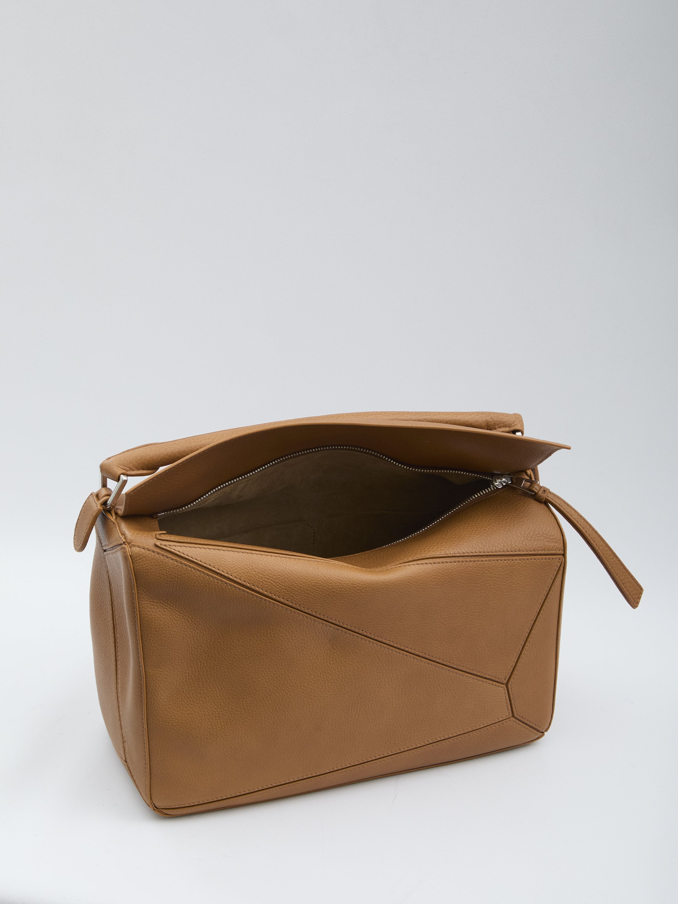 LOEWE Large Geometric Design Handbag - 21.5 x 33 x 14.7 cm