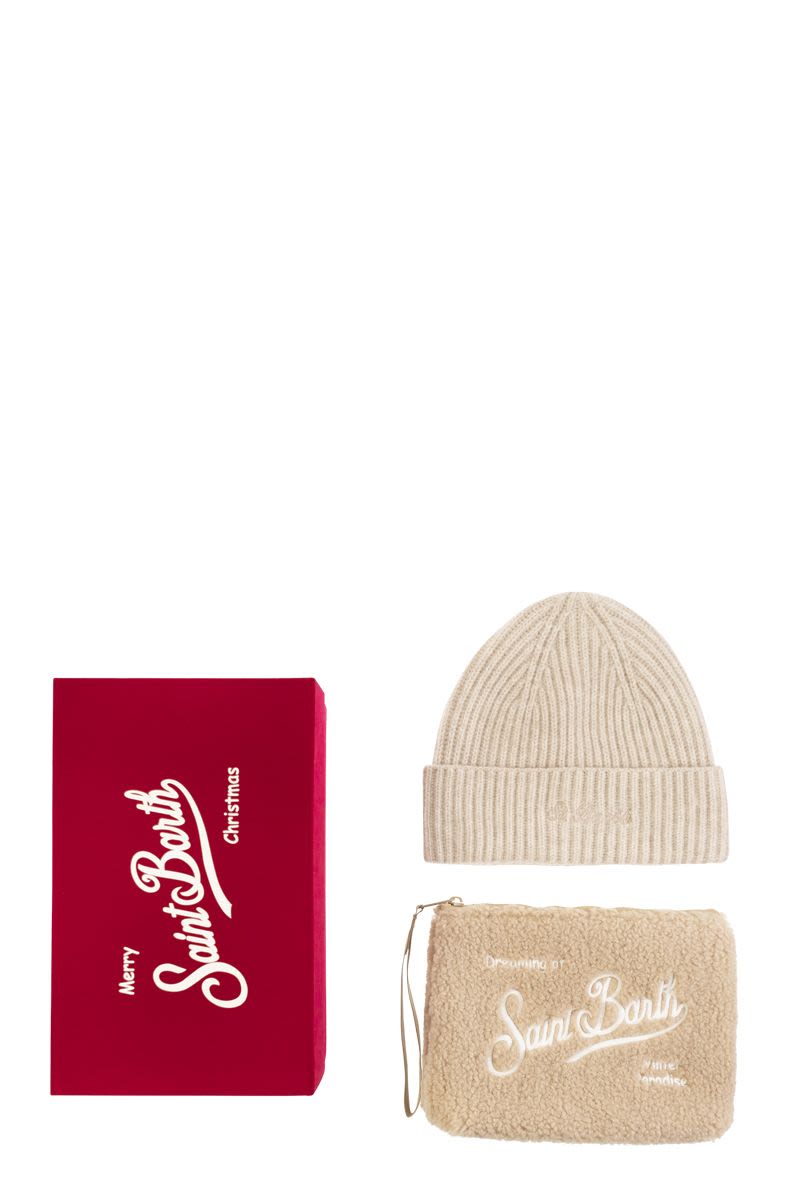 MC2 SAINT BARTH Merry Christmas Gift Set with Knit Hat and Sherpa Handbag (22.5 x 16.5 cm)