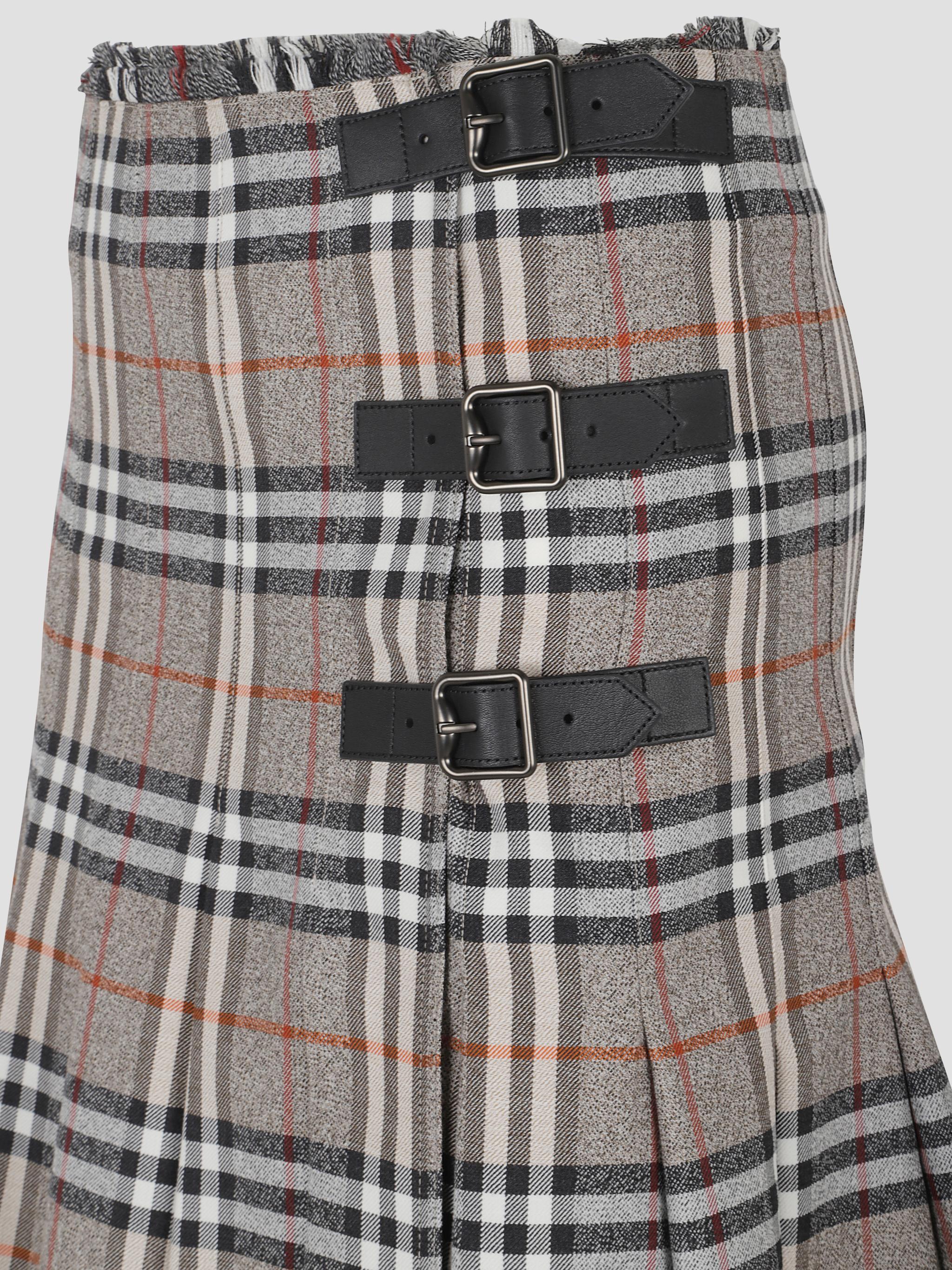 BURBERRY Classic Wool Skirt for Women - FW25