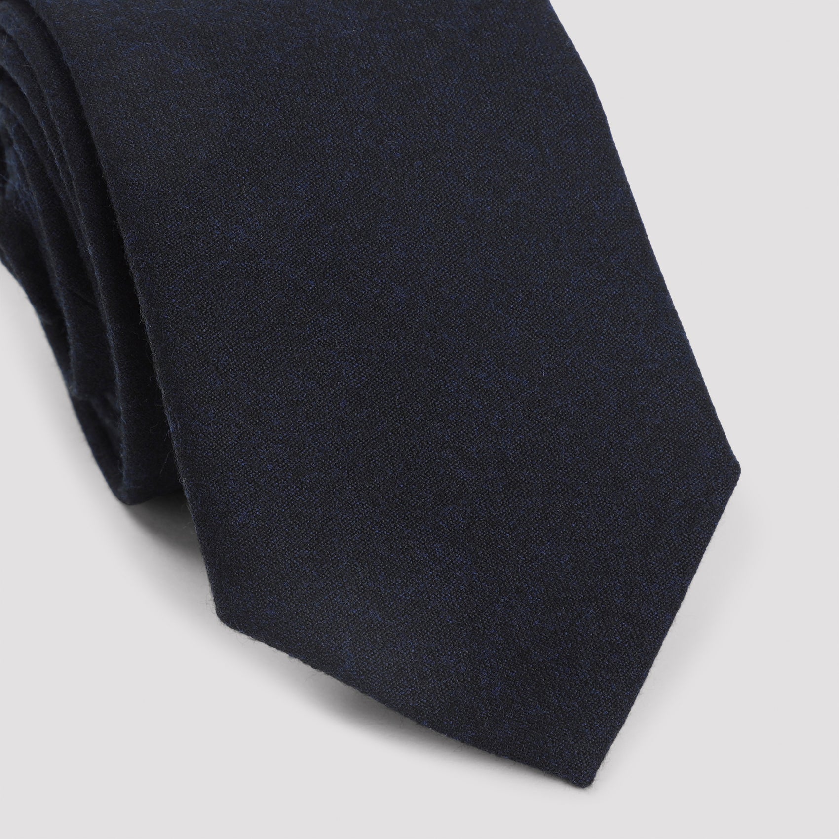 CANALI Luxurious Wool Tie - Timeless Elegance
