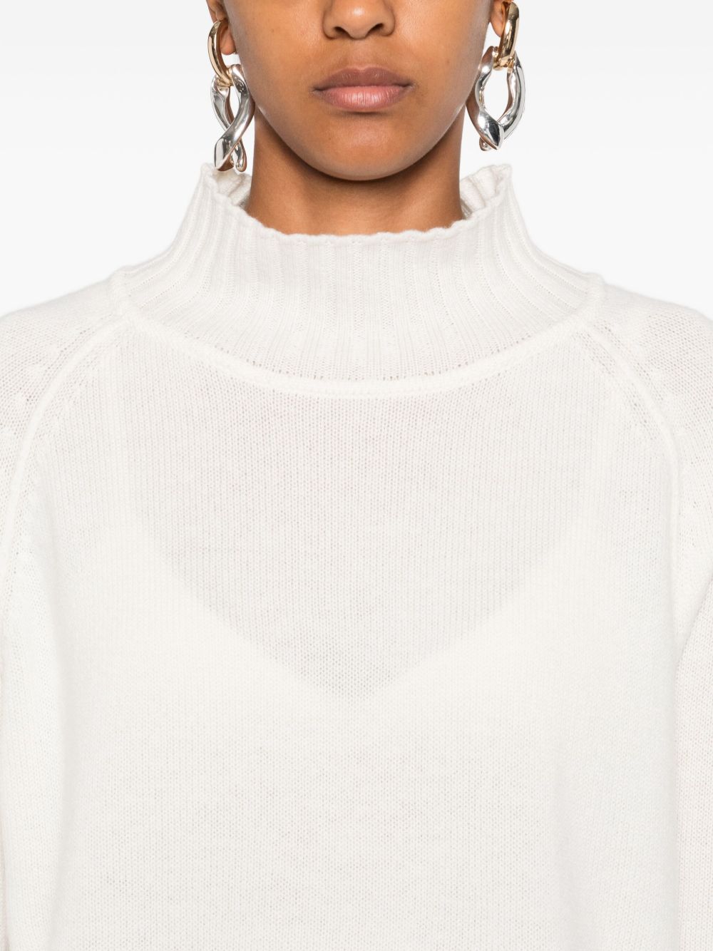 BEYOU Cashmere Turtle-Neck Sweater