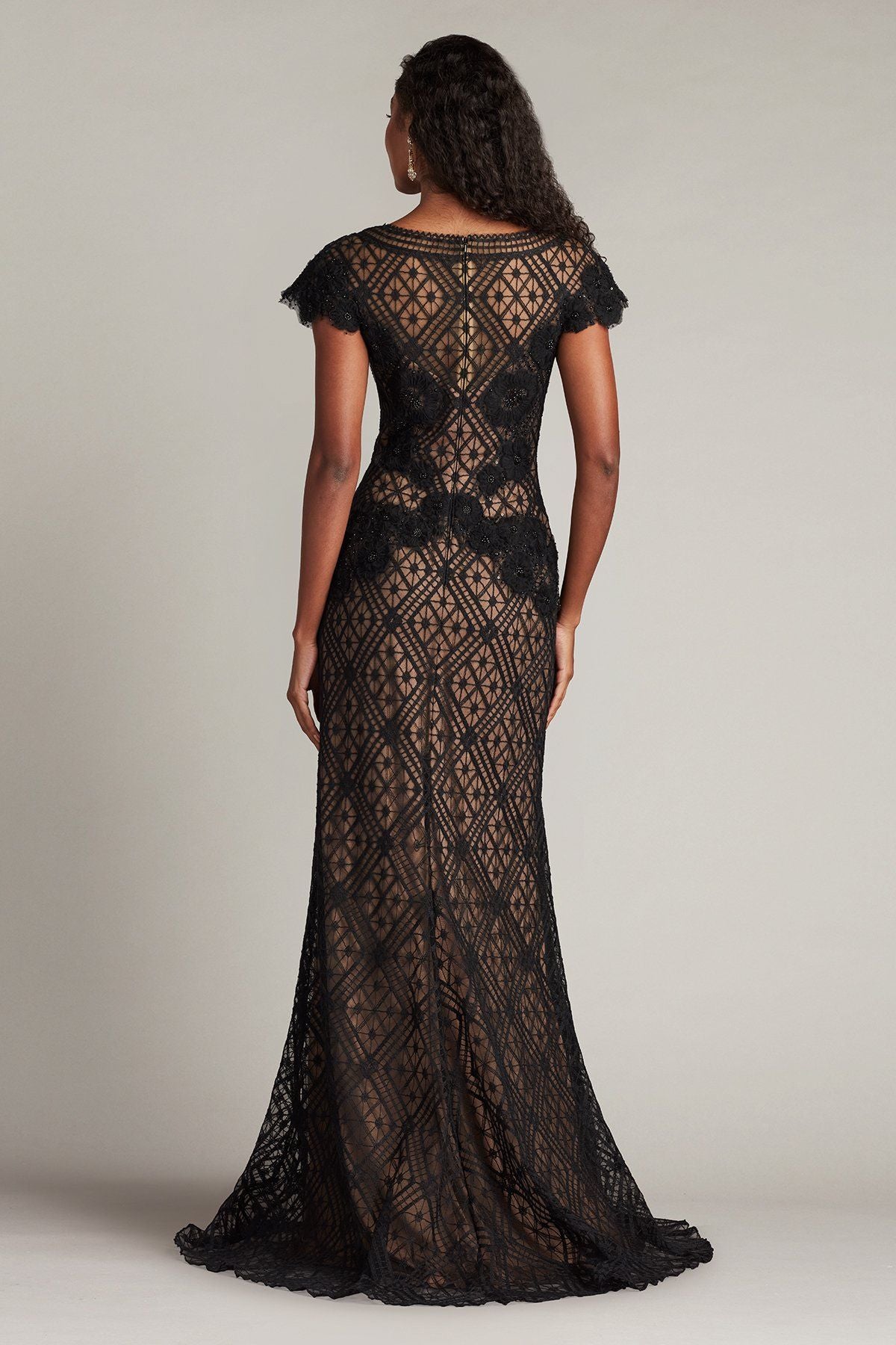 TADASHI SHOJI Embroidered Illusion Gown in Size 8/M