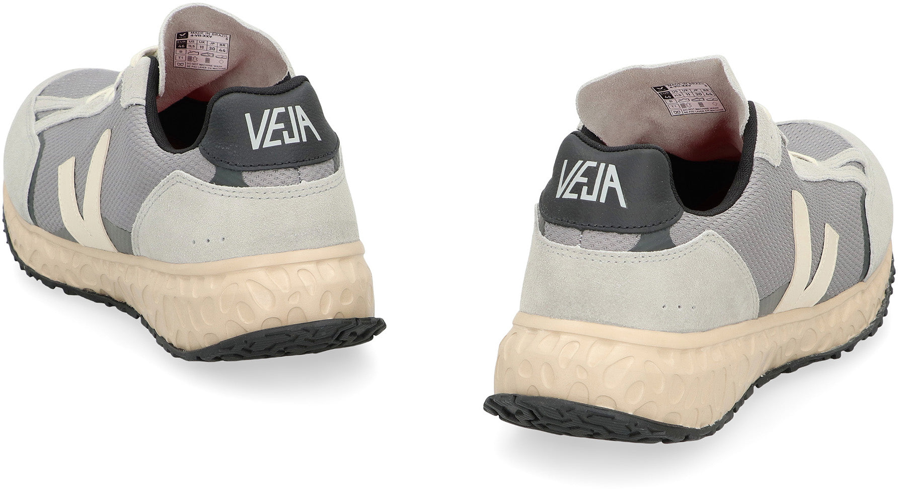 VEJA Men's Modern Running Sneaker