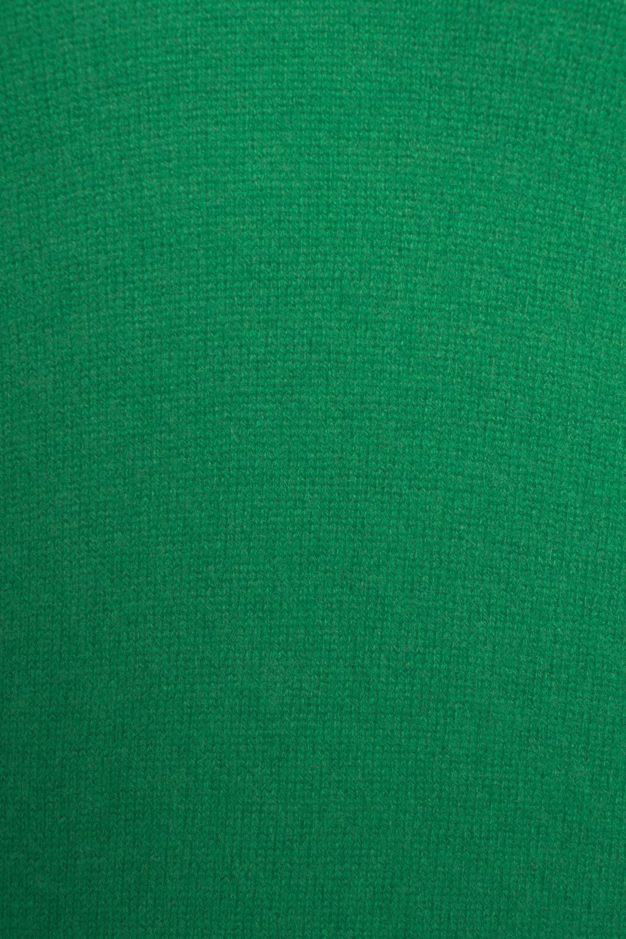 CRUSH Classic V-Neck Cashmere Pullover for Women