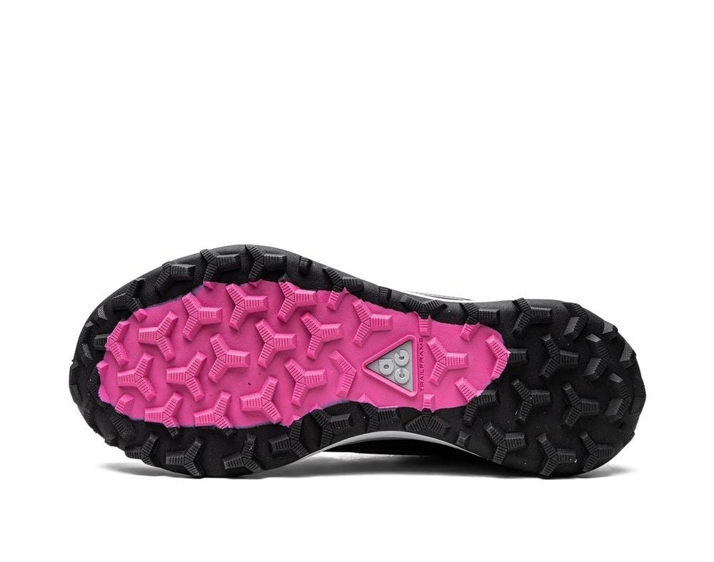 NIKE Lowcate Sneakers for Women