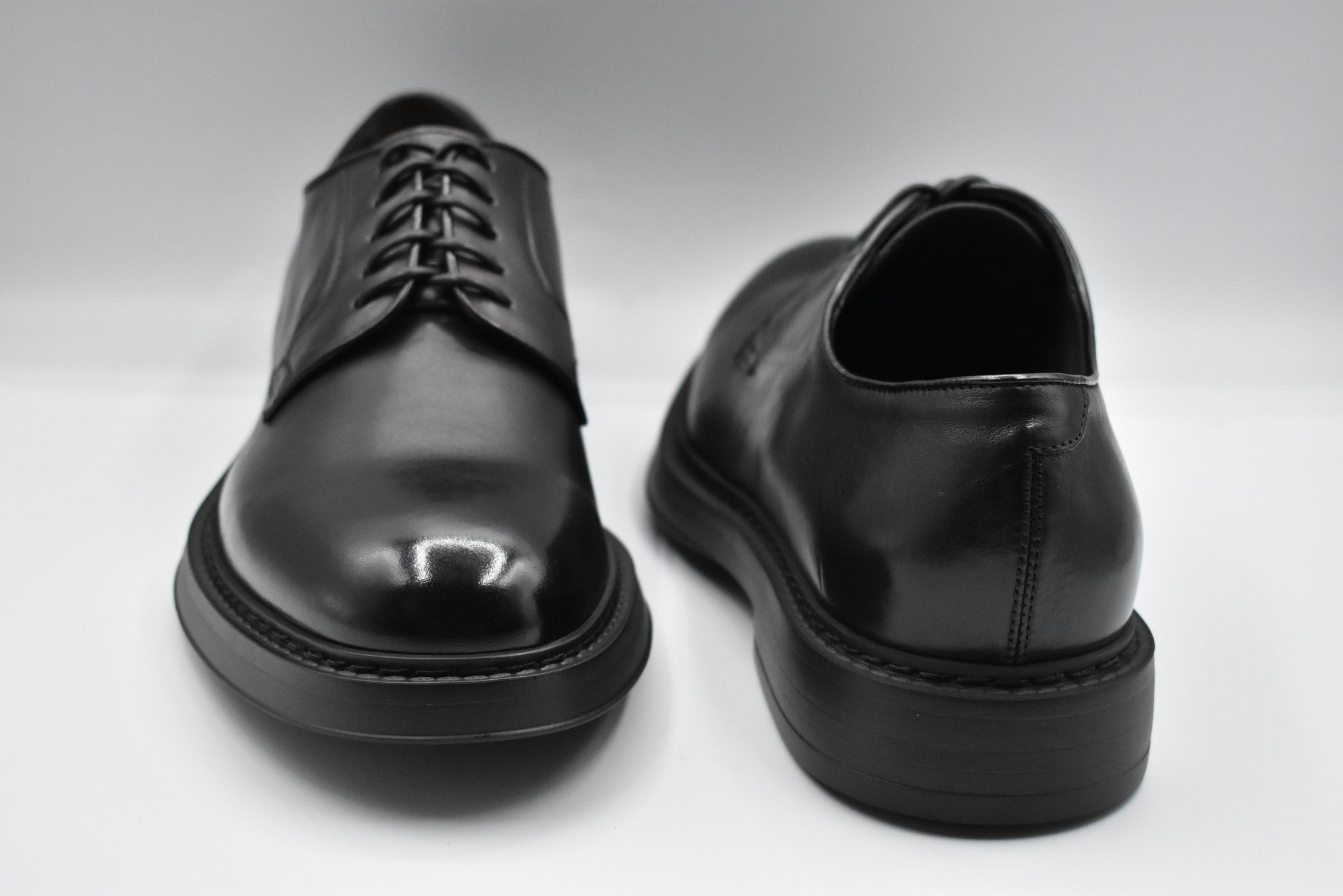 DOUCAL'S Men's Laced Shoes - Classic Design for Every Occasion