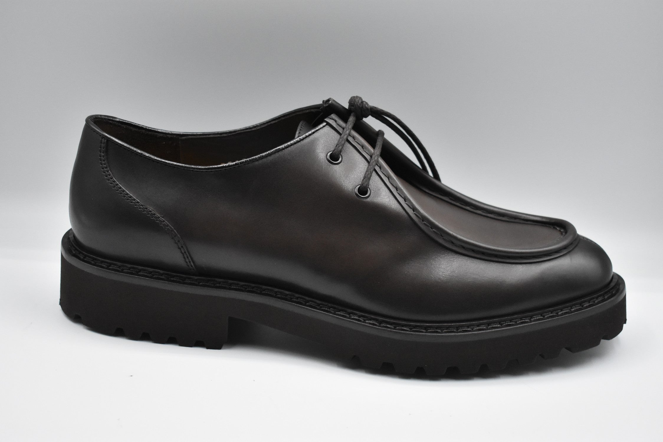 DOUCAL'S Men's Low Lace-Up Shoes for Fall/Winter 25