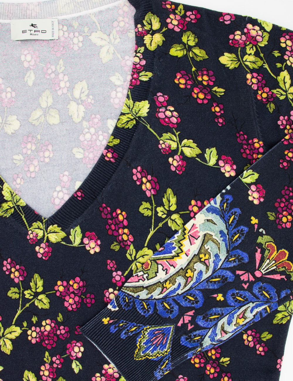 ETRO Luxurious V-Neck Sweater in a Captivating Print