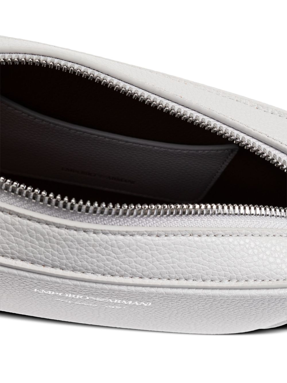 EMPORIO ARMANI Elegant Leather Handbag for Sophistication