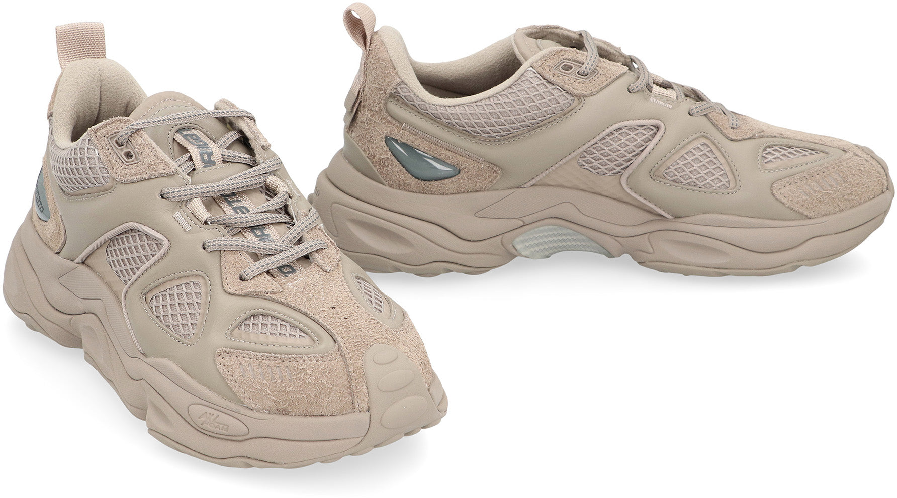 AXEL ARIGATO Men's Low-Top Satellite Runner Sneaker