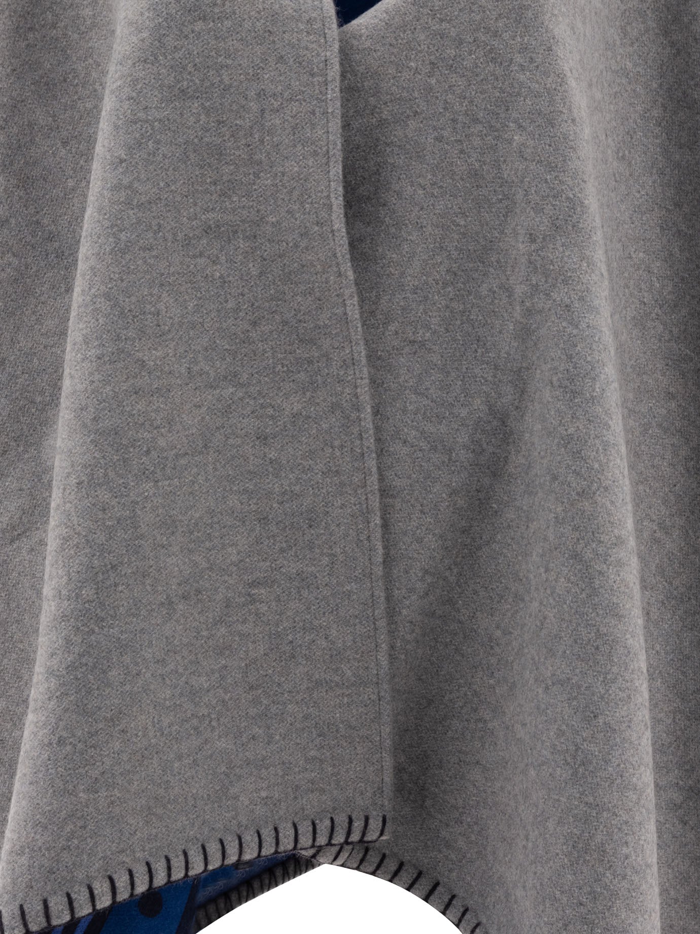 Ferragamo Elegant Cashmere-Wool Blend Jacket