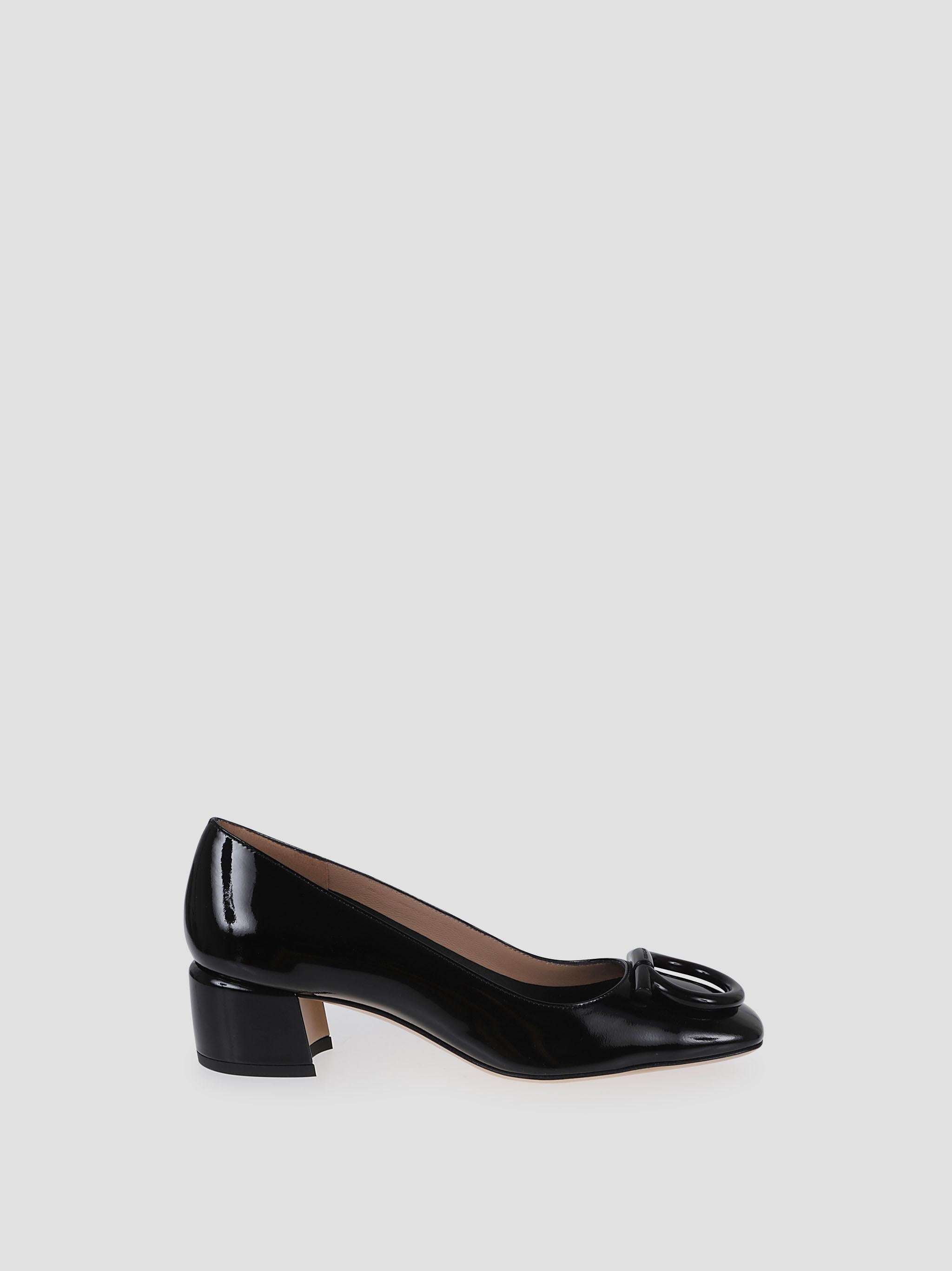 Ferragamo Elegant Mara 40 Pumps