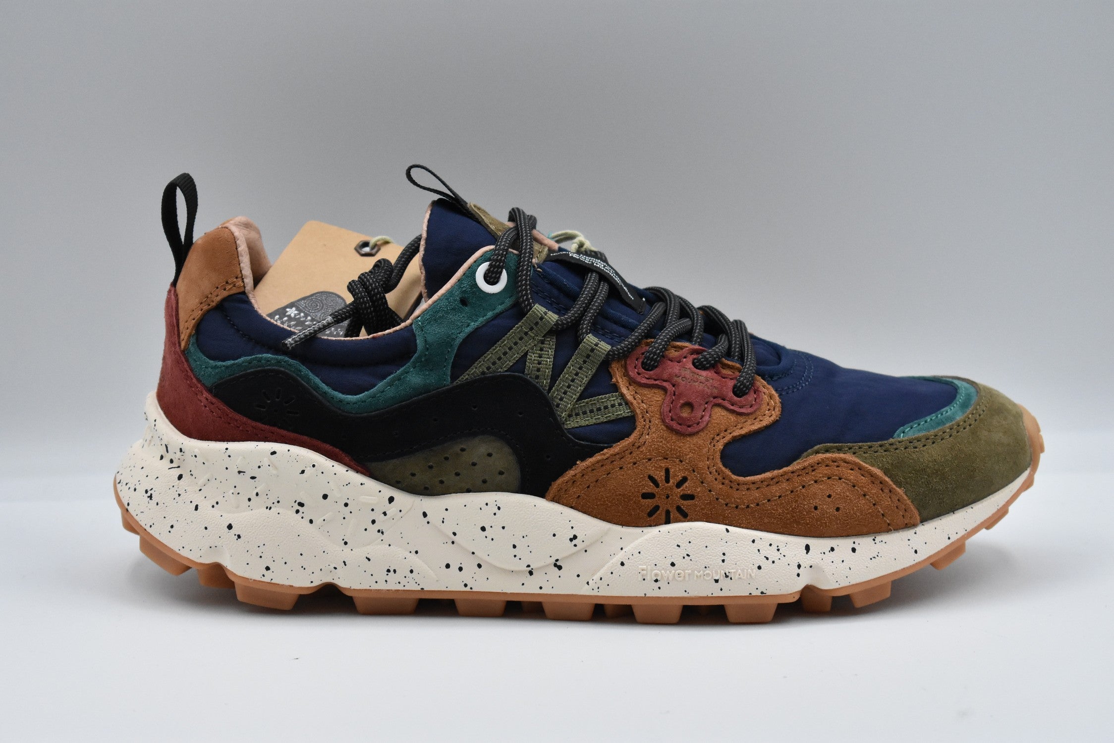 FLOWER MOUNTAIN Low-Top Laced Shoes for Men - Perfect for Casual Outings