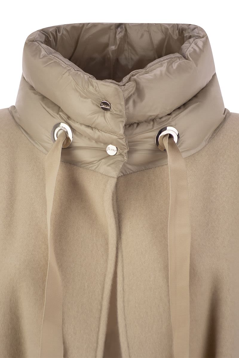 HERNO Ultralight Luxury Wool and Cashmere Poncho