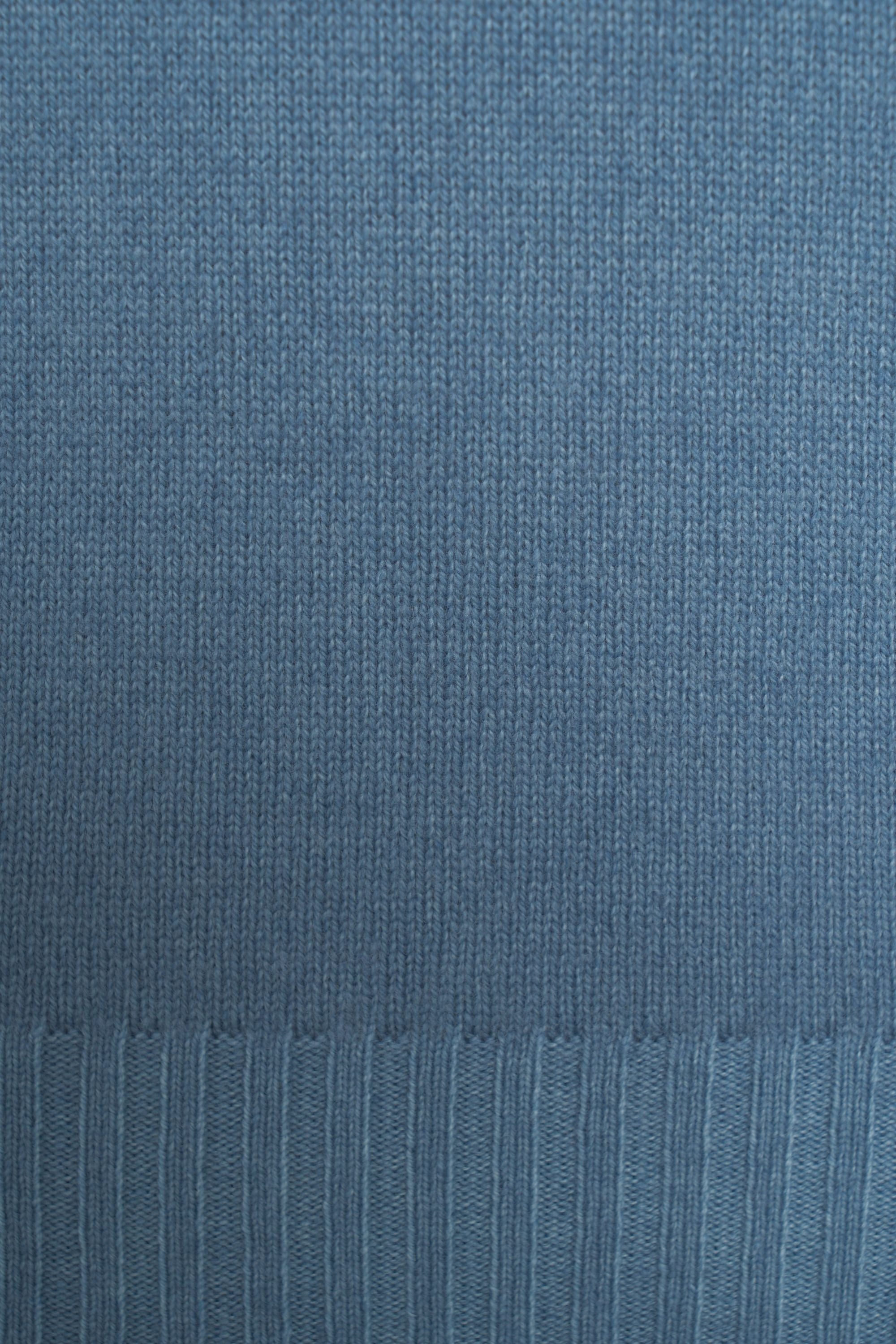 GENDER Classic Round Neck Pullover Sweater for Men