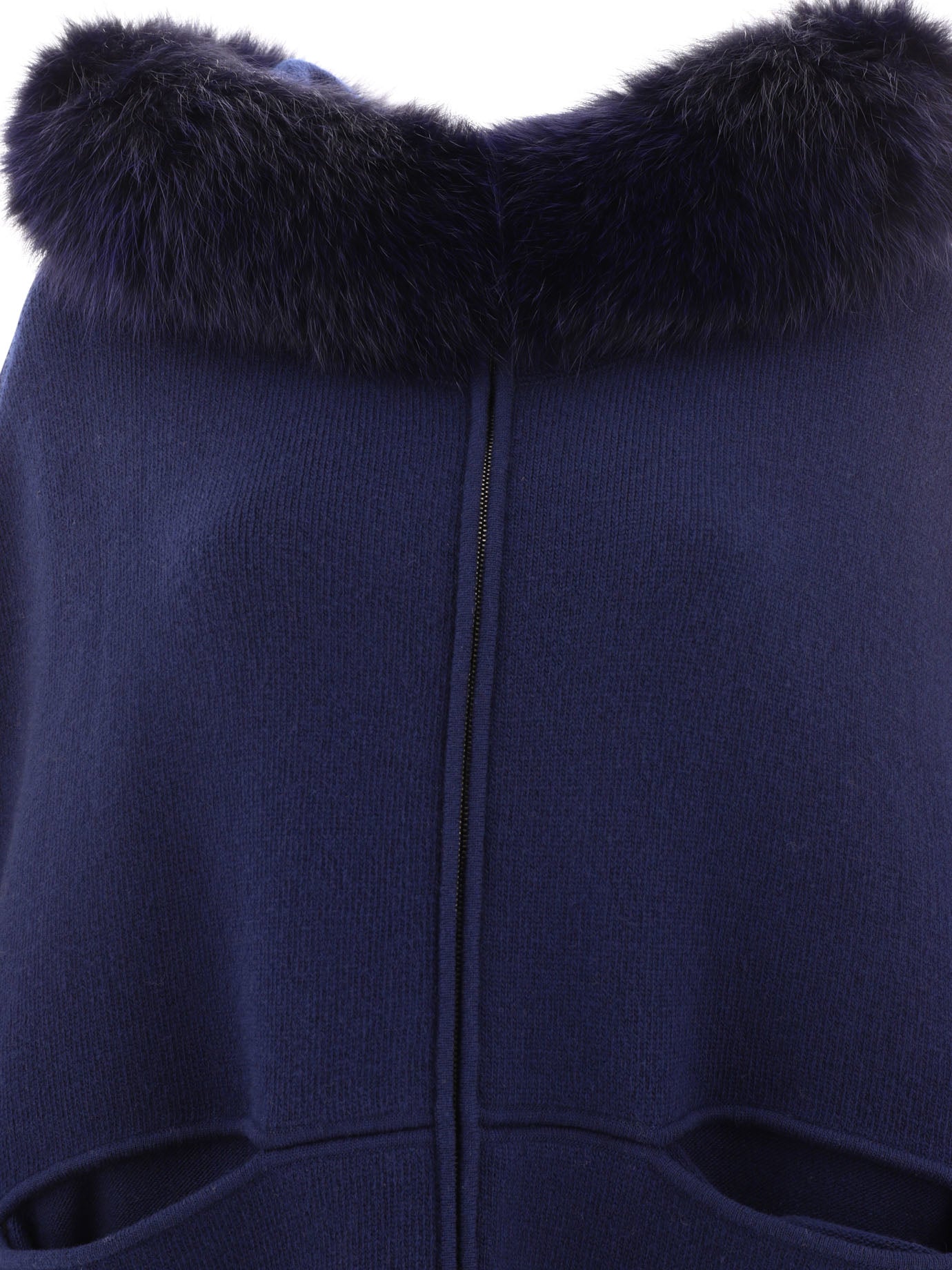 GIOVI Chic Wool and Cashmere Cape