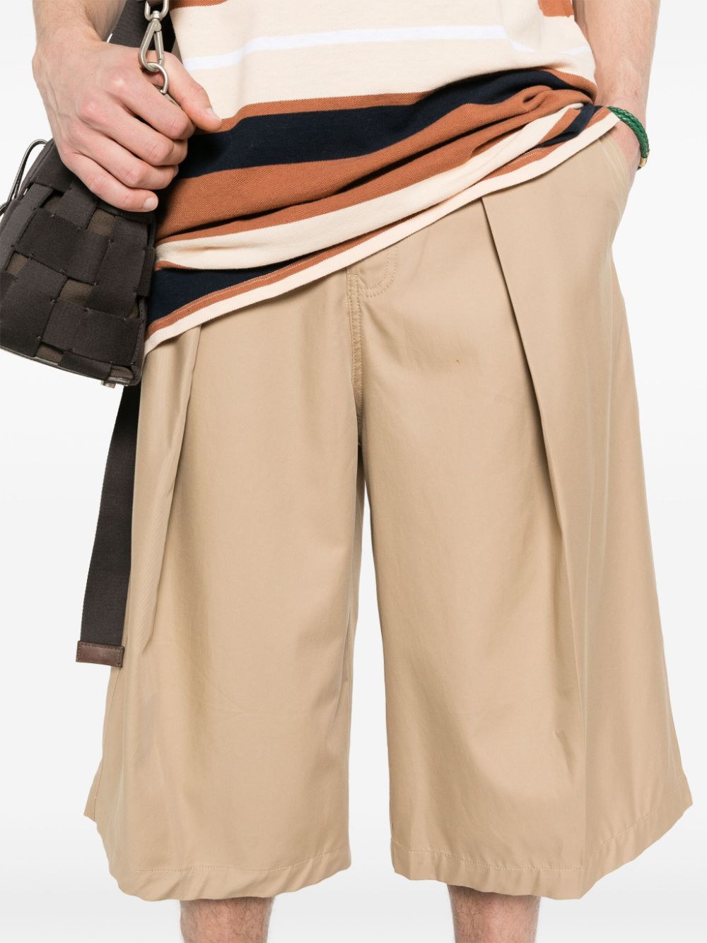 LOEWE Pleated Cropped Trousers for Men - Spring/Summer 2025