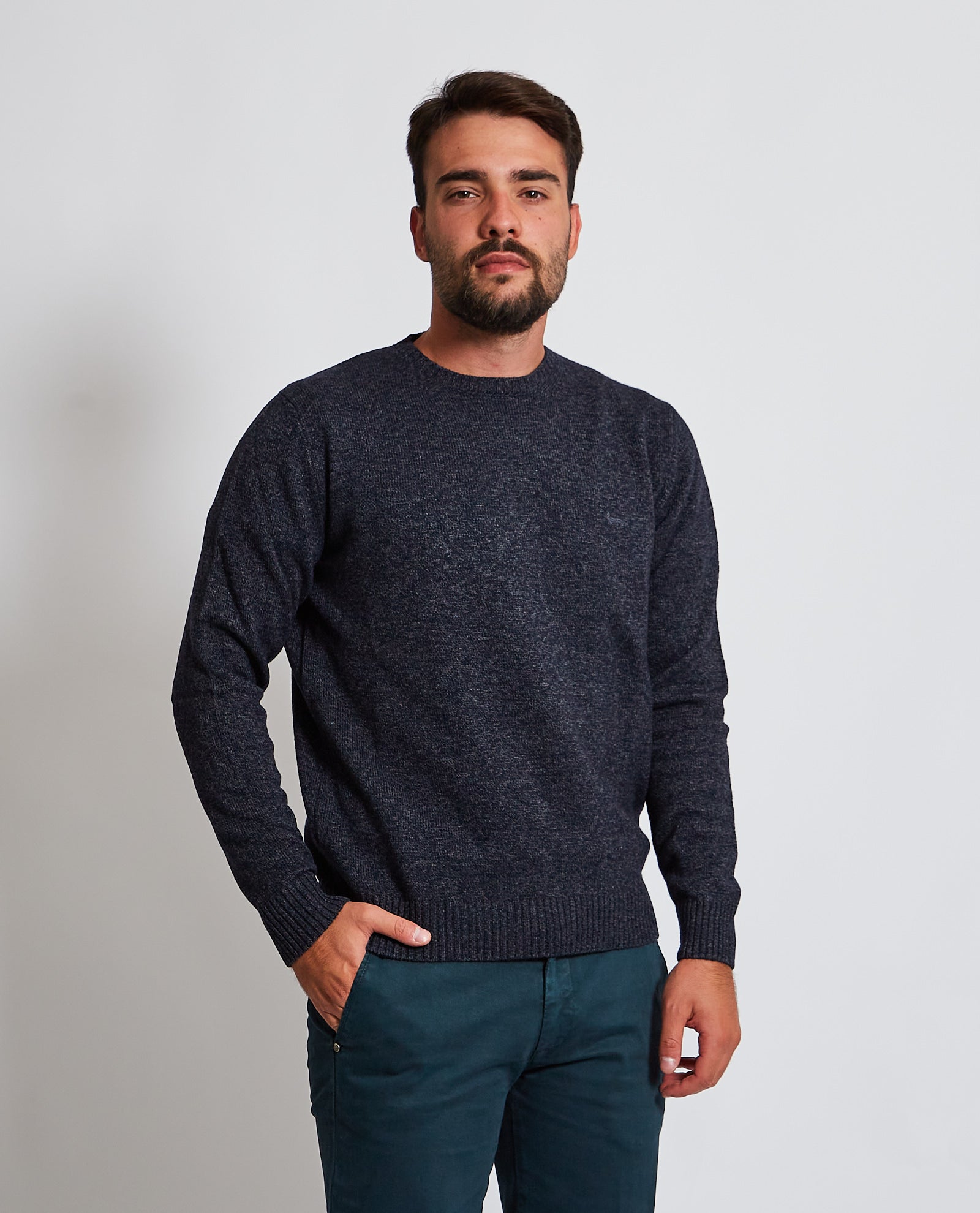 HARMONT & BLAINE Classic Sweater with Iconic Embroidered Design