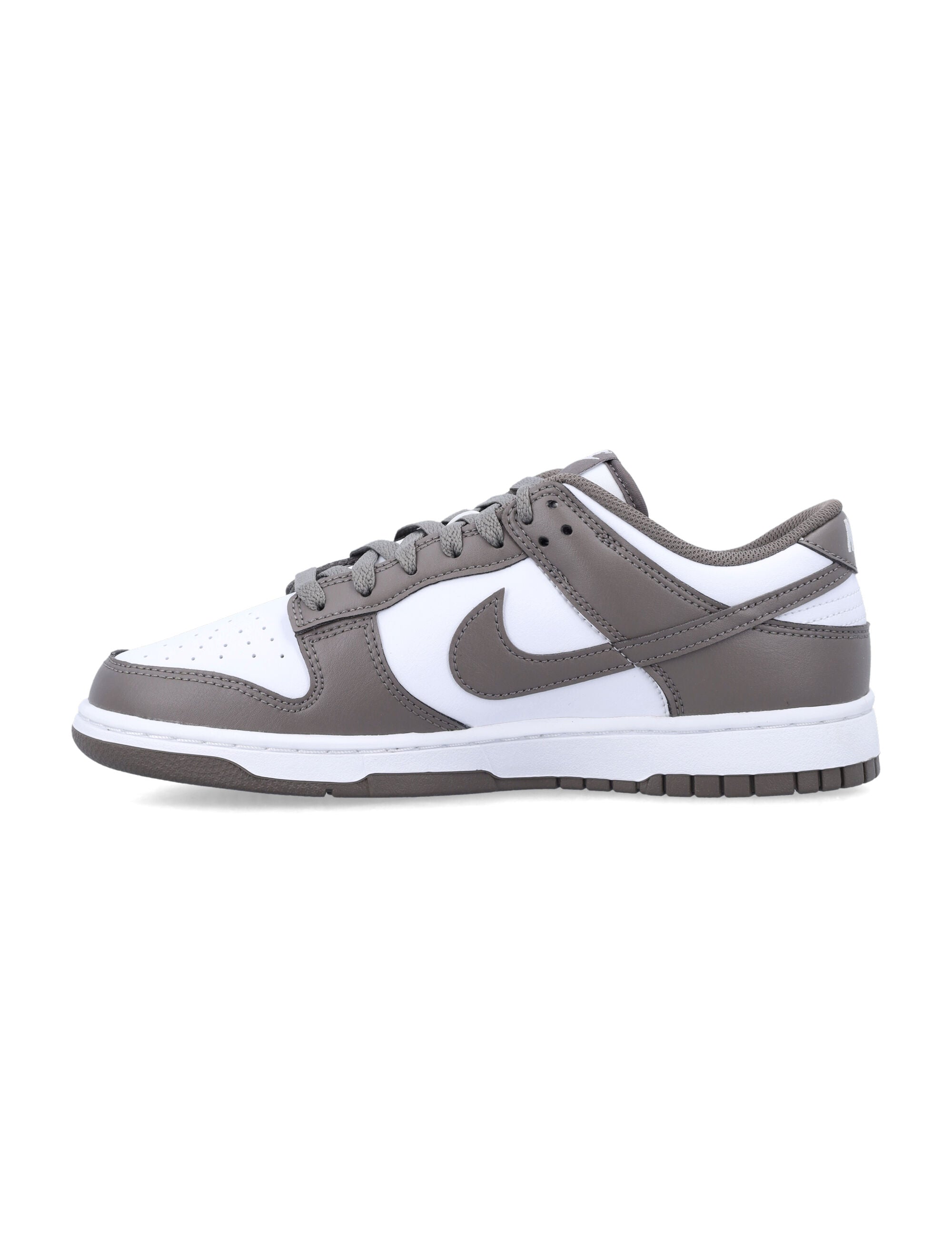 NIKE Retro Low Top Basketball Sneakers