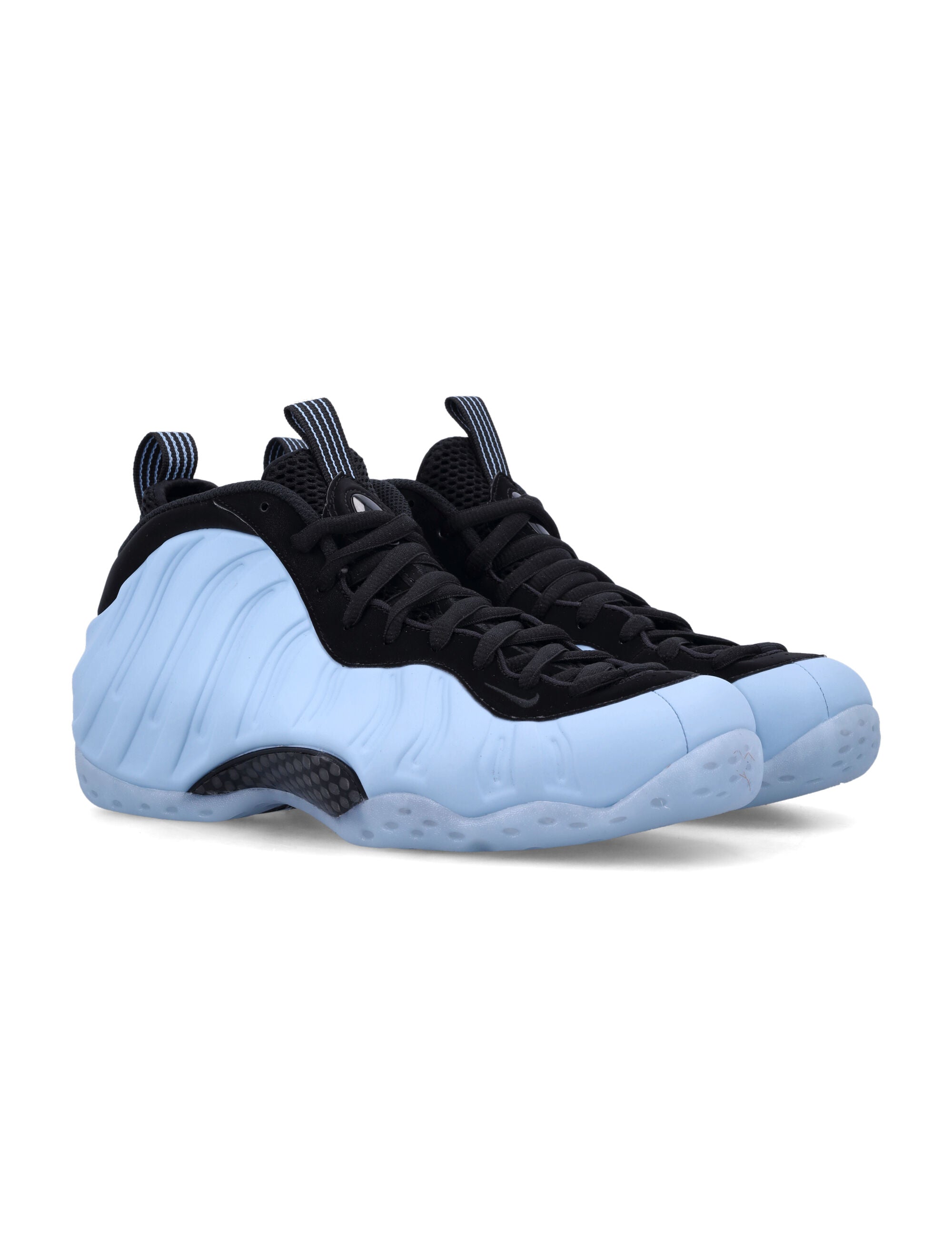 NIKE Air Foamposite One Sneaker - Men's Mid Top
